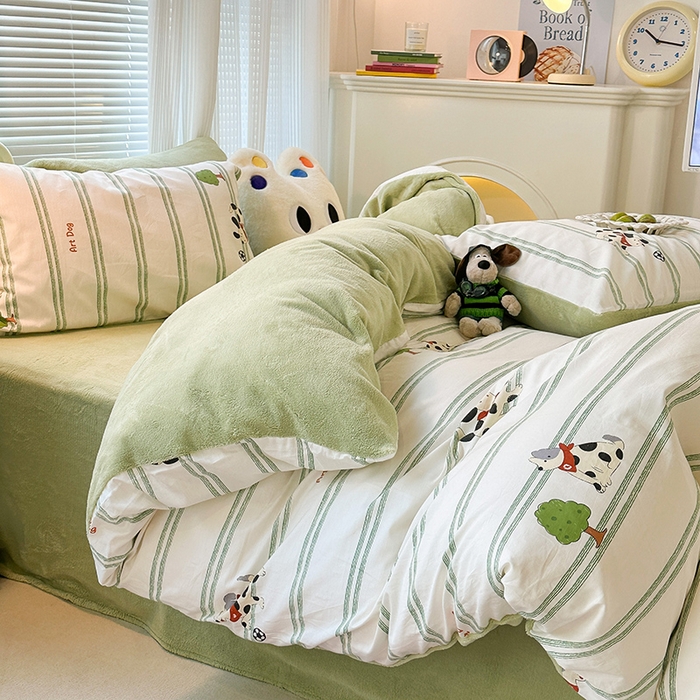 91家纺网 家纺一手货源 找家纺 昔可家纺 2023新款y2k卡通印花系列棉加绒四件套 绿条狗狗