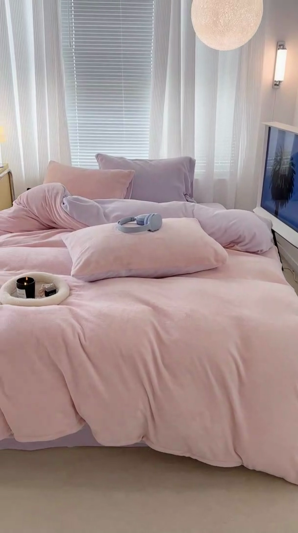 91家纺网 家纺一手货源 找家纺 昔可家纺2023新款奶油纯色系列双拼牛奶绒四件套 奶油粉