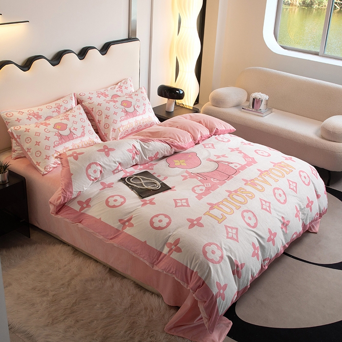 91家纺网 家纺一手货源 找家纺 摩卡 2024新款秋冬新品网红款婴儿绒毛四件套 太阳花粉