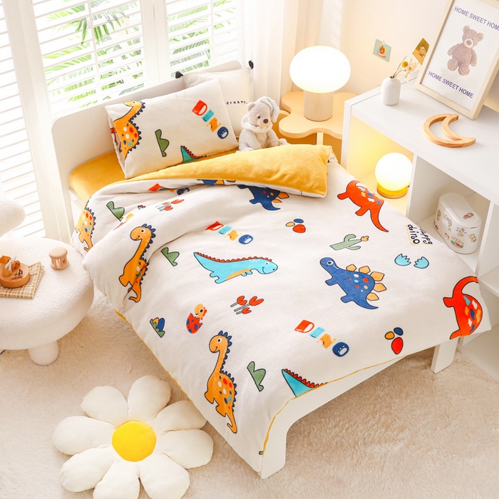 91家纺网 家纺一手货源 找家纺 鱼宝 2023新款小版牛奶绒婴童套件 恐龙乐园