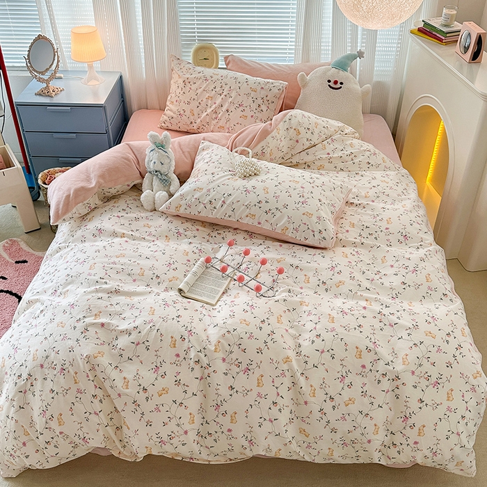 91家纺网 家纺一手货源 找家纺 昔可家纺 2023新款y2k卡通印花系列棉加绒四件套 茉莉兔