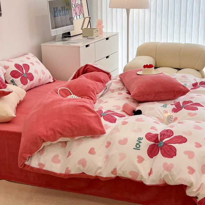 91家纺网 家纺一手货源 找家纺 昔可家纺 2023新款y2k卡通印花系列棉加绒四件套 花枝俏漫