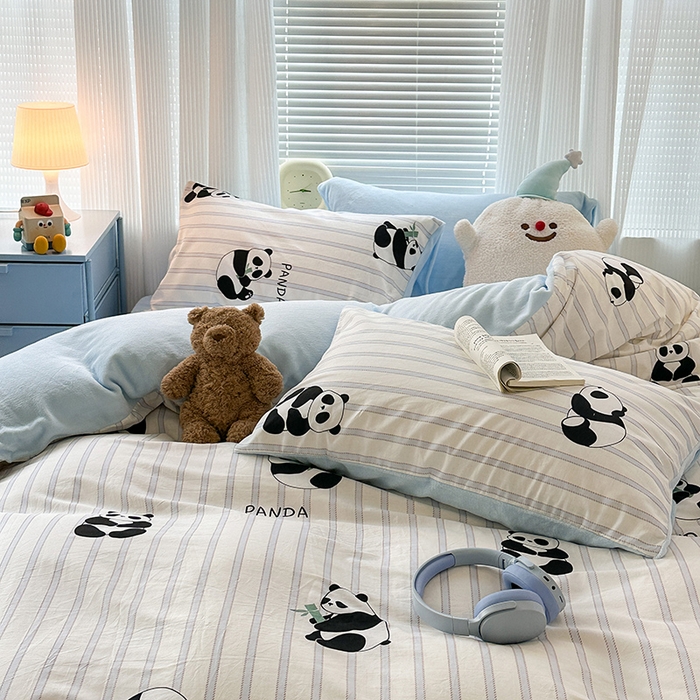 91家纺网 家纺一手货源 找家纺 昔可家纺 2023新款y2k卡通印花系列棉加绒四件套 呆萌熊猫