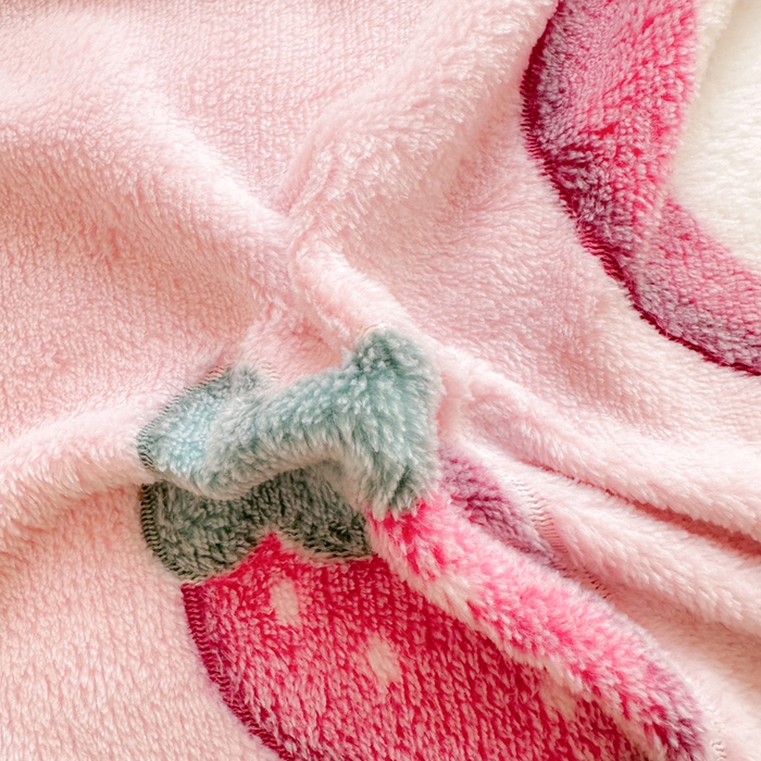 91家纺网 家纺一手货源 找家纺 美莱 2023爆款雪花绒四件套法莱绒牛奶绒被套量大价格优惠 草莓熊