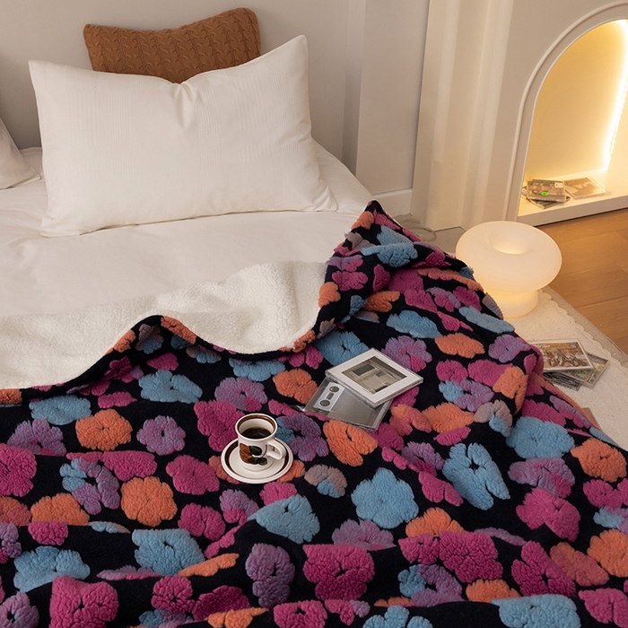 91家纺网 家纺一手货源 找家纺 萝莉家纺 2023新款韩国订货热销款羊毛绒毯 提花紫色