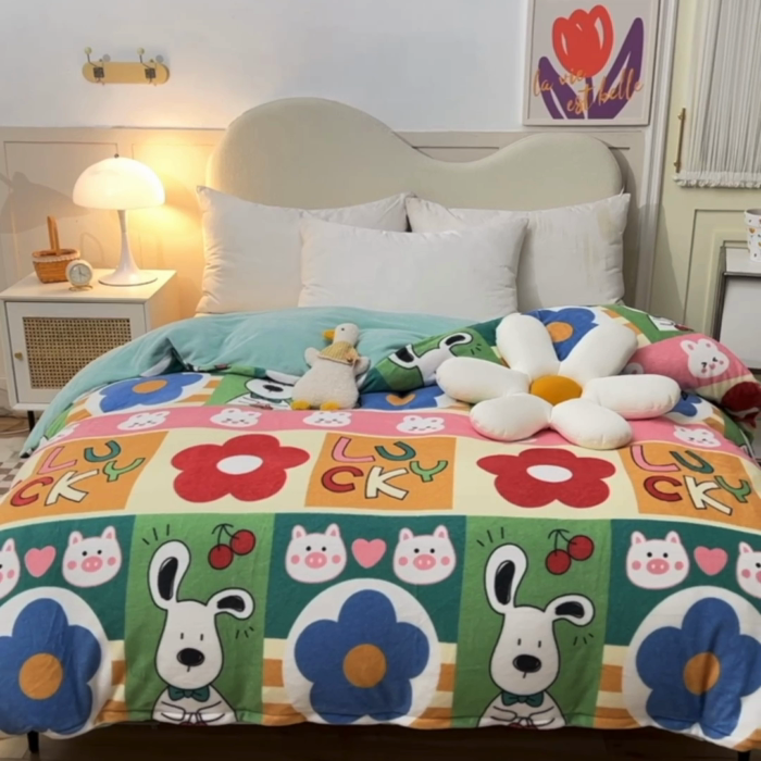 91家纺网 家纺一手货源 找家纺 甜之梦家纺2025新款印花牛奶绒单品被套可定制任何尺寸萌宠跳跳