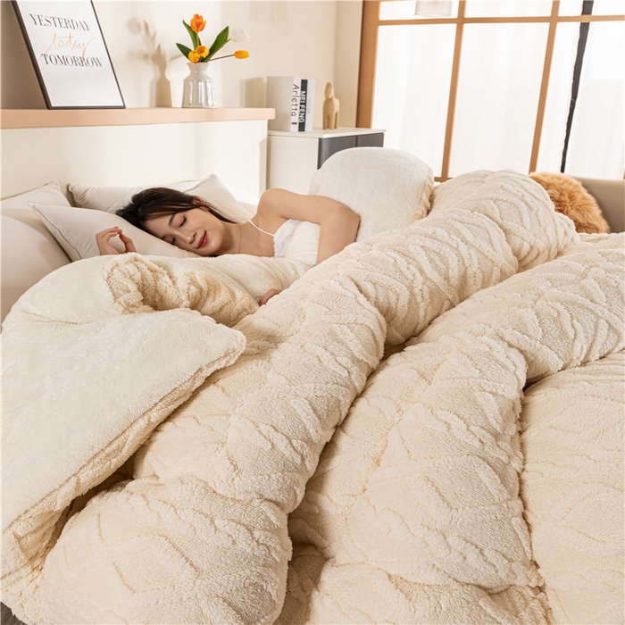 91家纺网 家纺一手货源 找家纺 悠米悠家 2025新款塔芙绒北极绒加厚冬被子被芯 米白色