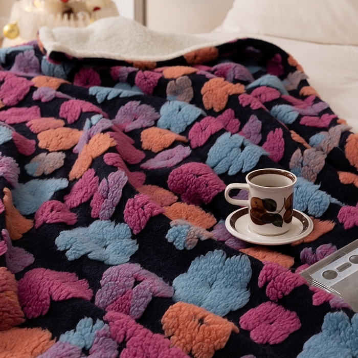 91家纺网 家纺一手货源 找家纺 萝莉家纺 2023新款韩国订货热销款羊毛绒毯 提花紫色