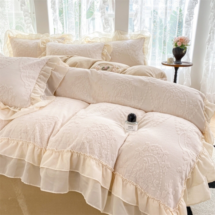 91家纺网 家纺一手货源 找家纺 总大米家居2024新款法式小香风双层边230克雕花绒蔷薇花语系列四件套