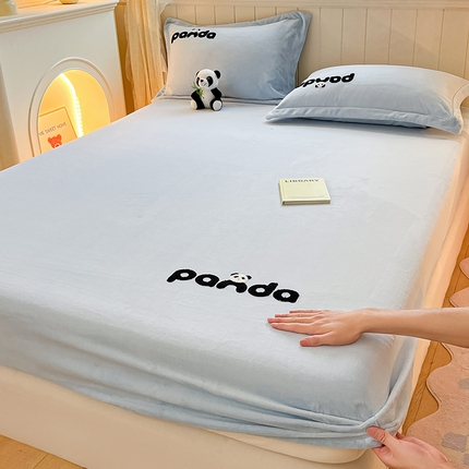 91家纺网 家纺一手货源 找家纺 （总）丽美人家纺 2023新款熊猫牛奶绒毛巾绣床笠