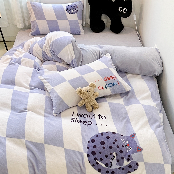 91家纺网 家纺一手货源 找家纺 昔可家纺 2023新款大版数码印花保暖牛奶绒四件套 紫格斑点猫