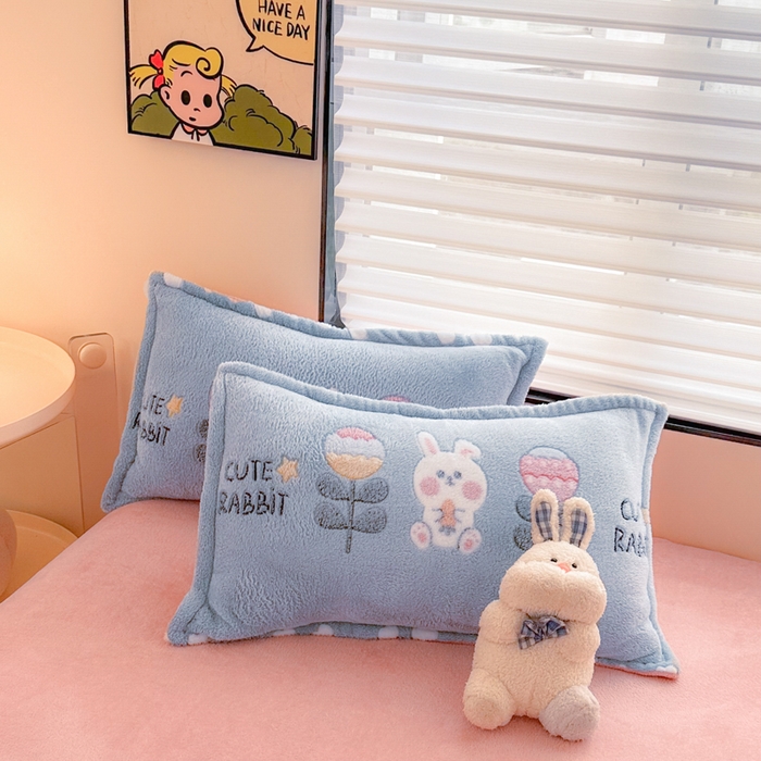 91家纺网 家纺一手货源 找家纺 美莱 2023爆款雪花绒四件套法莱绒牛奶绒被套量大价格优惠 蓝兔兔