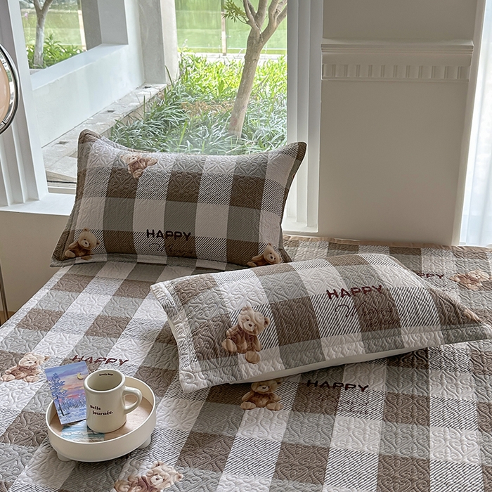 91家纺网 家纺一手货源 找家纺 梦精灵家纺 2023新款40支60支全棉枕套升级加厚夹棉隔脏神器单品枕套 可爱小熊