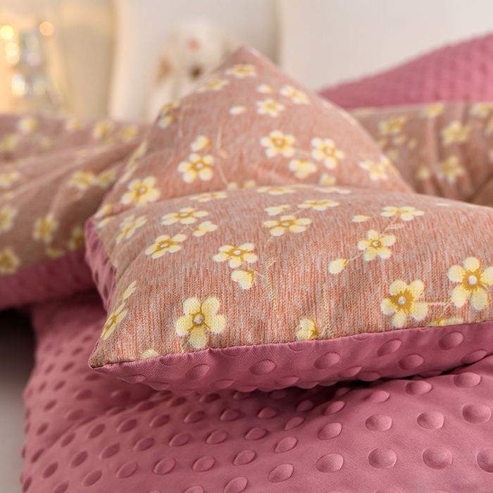 91家纺网 家纺一手货源 找家纺 苏迪 2025新款水洗纱豆豆被子保暖被芯加厚冬被 豆豆被-夜雨花梦