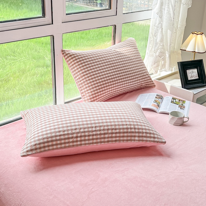 91家纺网 家纺一手货源 找家纺 柠萌家居 2023新款全棉色织水洗棉加牛奶绒四件套全棉拼牛奶绒 棉+绒-蜜粉小格