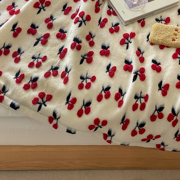 91家纺网 家纺一手货源 找家纺 萝莉家纺 2023新款韩国订货热销款羊毛绒毯 樱桃