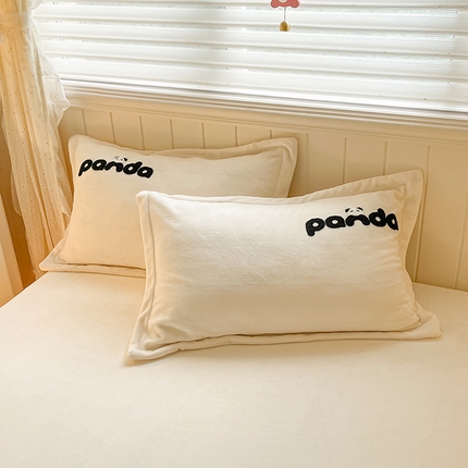 丽美人家纺 2023新款熊猫牛奶绒毛巾绣单枕套 熊猫-奶昔白