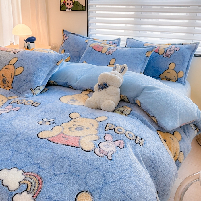 91家纺网 家纺一手货源 找家纺 美莱 2023爆款雪花绒四件套法莱绒牛奶绒被套量大价格优惠 维尼熊