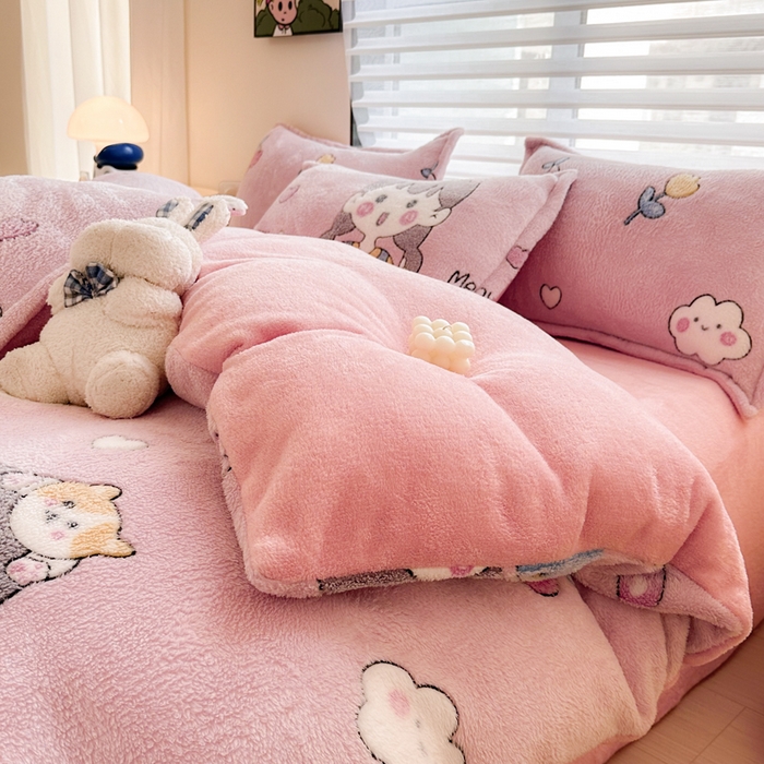 91家纺网 家纺一手货源 找家纺 美莱 2023爆款雪花绒四件套法莱绒牛奶绒被套量大价格优惠 快乐女孩