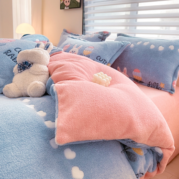 91家纺网 家纺一手货源 找家纺 美莱 2023爆款雪花绒四件套法莱绒牛奶绒被套量大价格优惠 蓝兔兔