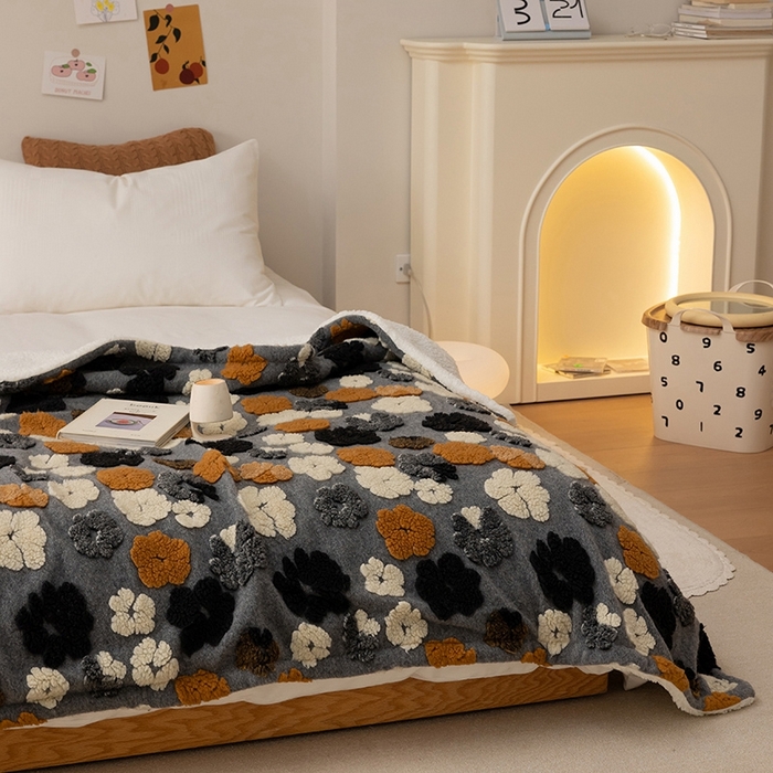 91家纺网 家纺一手货源 找家纺 萝莉家纺 2023新款韩国订货热销款羊毛绒毯 提花灰色