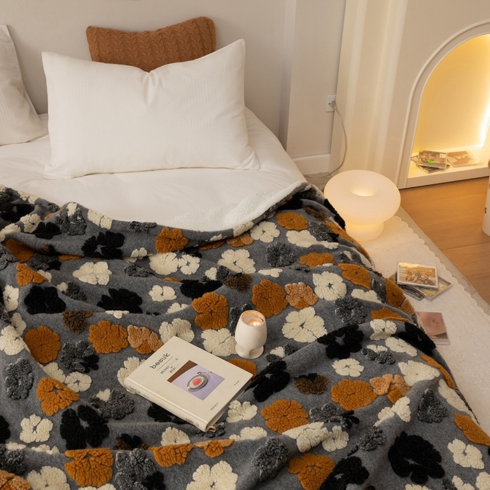 91家纺网 家纺一手货源 找家纺 萝莉家纺 2023新款韩国订货热销款羊毛绒毯 提花灰色