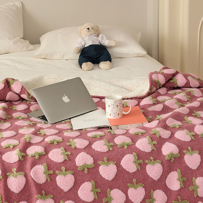 91家纺网 家纺一手货源 找家纺 萝莉家纺 2023新款韩国订货热销款羊毛绒毯 桃子