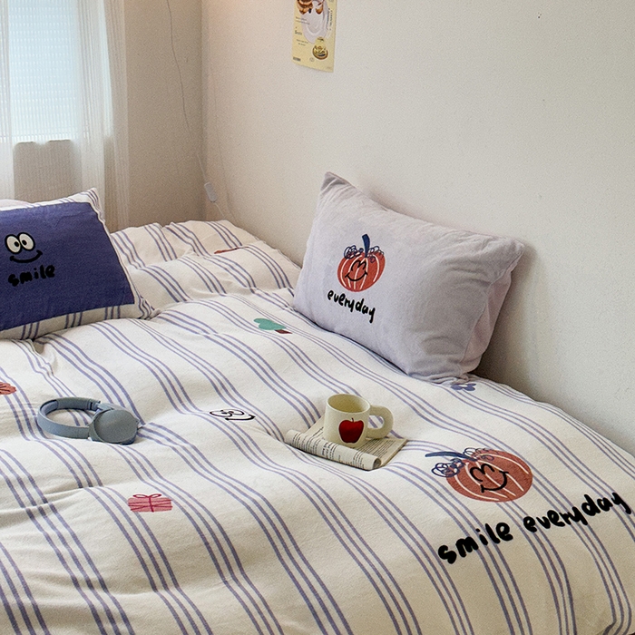 91家纺网 家纺一手货源 找家纺 昔可家纺 2023新款大版数码印花保暖牛奶绒四件套 紫竖条南瓜