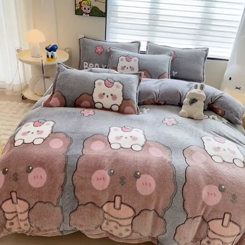 91家纺网 家纺一手货源 找家纺 美莱 2023爆款雪花绒四件套法莱绒牛奶绒被套量大价格优惠 啵啵熊
