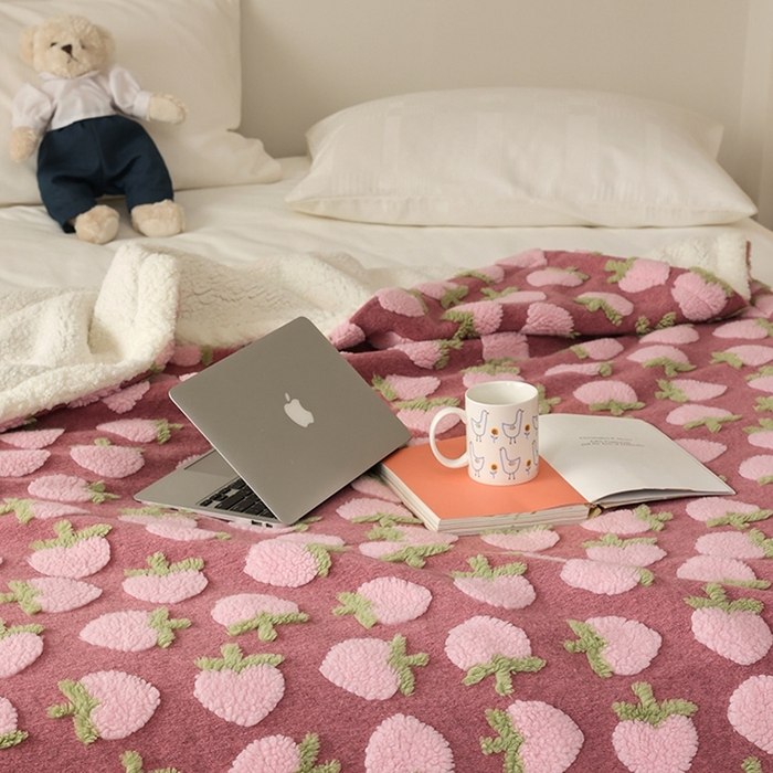 91家纺网 家纺一手货源 找家纺 萝莉家纺 2023新款韩国订货热销款羊毛绒毯 桃子