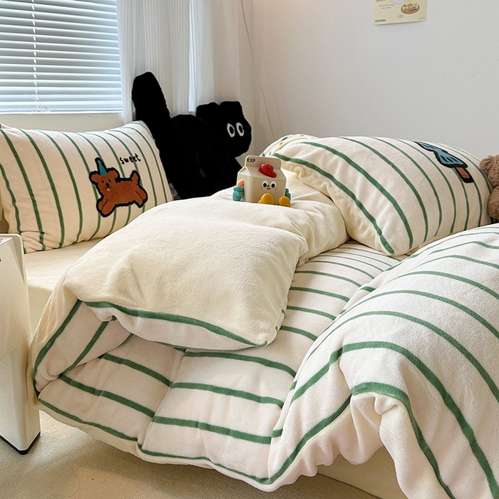 91家纺网 家纺一手货源 找家纺 昔可家纺 2023新款大版数码印花保暖牛奶绒四件套 圣诞帽狗狗