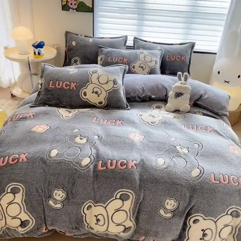 91家纺网 家纺一手货源 找家纺 美莱 2023爆款雪花绒四件套法莱绒牛奶绒被套量大价格优惠 布朗熊