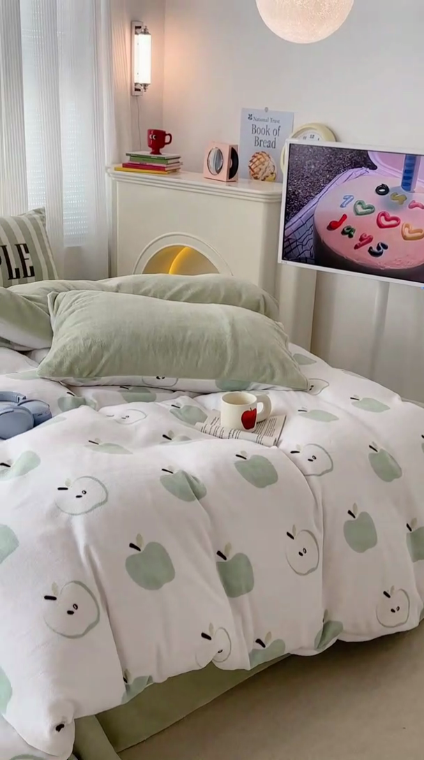 91家纺网 家纺一手货源 找家纺 昔可家纺 2023新款大版印花枕套牛奶绒系列四件套 青苹果