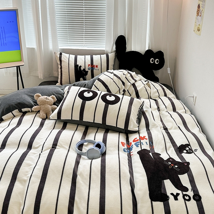 91家纺网 家纺一手货源 找家纺 昔可家纺 2023新款大版数码印花保暖牛奶绒四件套 功夫黑猫