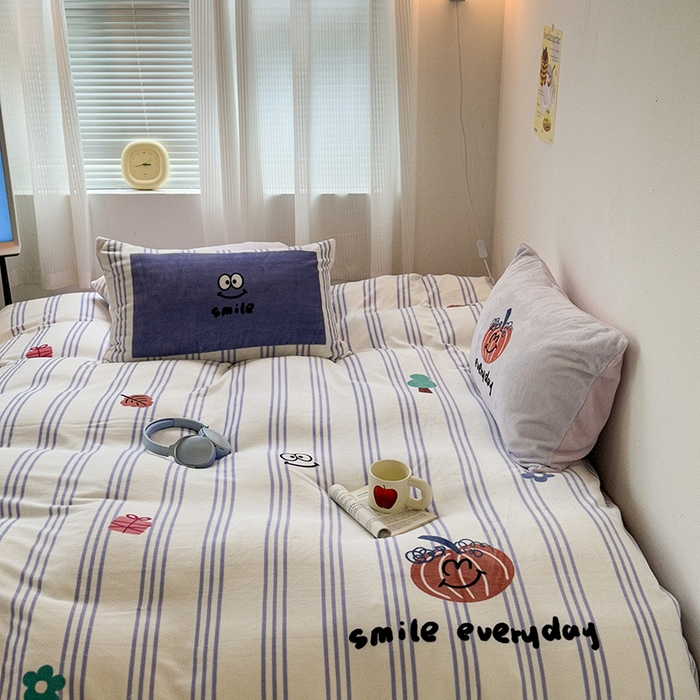 91家纺网 家纺一手货源 找家纺 昔可家纺 2023新款大版数码印花保暖牛奶绒四件套 紫竖条南瓜