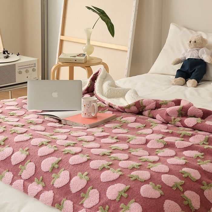 91家纺网 家纺一手货源 找家纺 萝莉家纺 2023新款韩国订货热销款羊毛绒毯 桃子