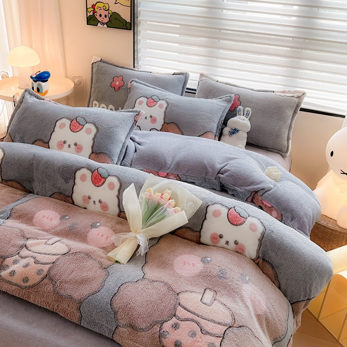 91家纺网 家纺一手货源 找家纺 美莱 2023爆款雪花绒四件套法莱绒牛奶绒被套量大价格优惠 啵啵熊