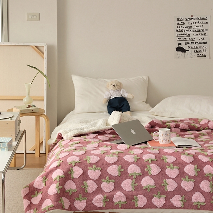 91家纺网 家纺一手货源 找家纺 萝莉家纺 2023新款韩国订货热销款羊毛绒毯 桃子