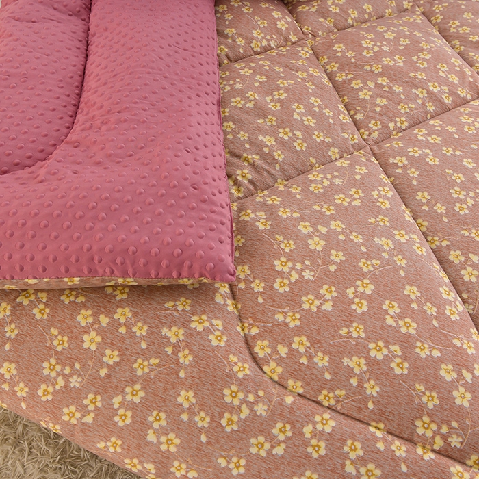 91家纺网 家纺一手货源 找家纺 苏迪 2025新款水洗纱豆豆被子保暖被芯加厚冬被 豆豆被-夜雨花梦