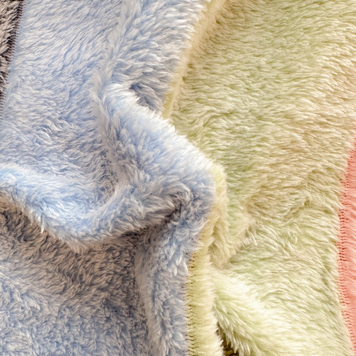 91家纺网 家纺一手货源 找家纺 美莱 2023爆款雪花绒四件套法莱绒牛奶绒被套量大价格优惠 彩虹