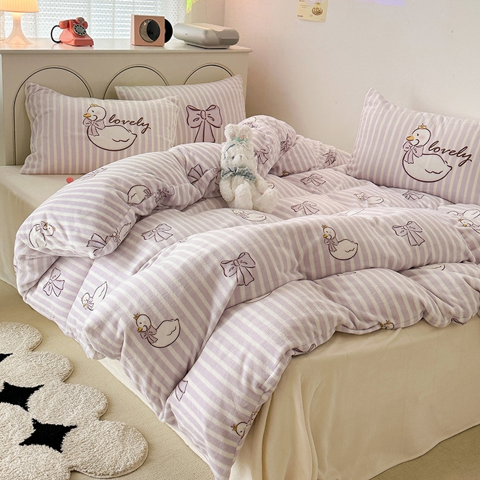 91家纺网 家纺一手货源 找家纺 昔可家纺 2023新款大版印花枕套牛奶绒系列四件套 芭蕾天鹅