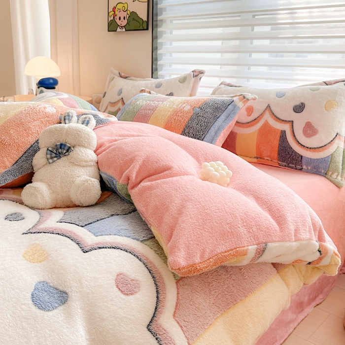 91家纺网 家纺一手货源 找家纺 美莱 2023爆款雪花绒四件套法莱绒牛奶绒被套量大价格优惠 彩虹