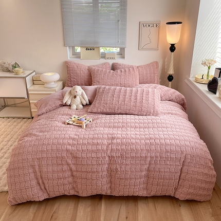 91家纺网 家纺一手货源 找家纺 妖妖家纺 2023兔毛四件套-小玫瑰小格子 豆沙