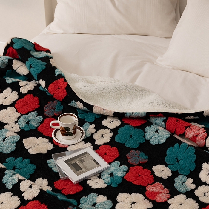 91家纺网 家纺一手货源 找家纺 萝莉家纺 2023新款韩国订货热销款羊毛绒毯 提花绿色