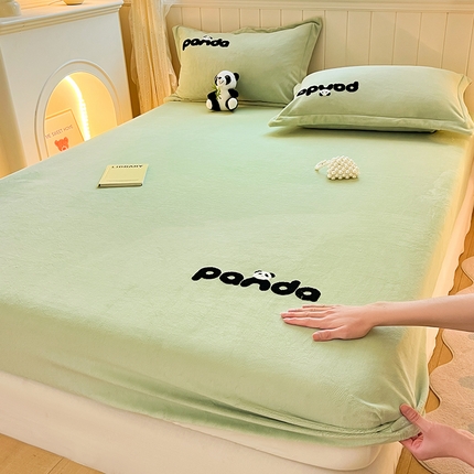 91家纺网 家纺一手货源 找家纺 （总）丽美人家纺 2023新款熊猫牛奶绒毛巾绣床笠