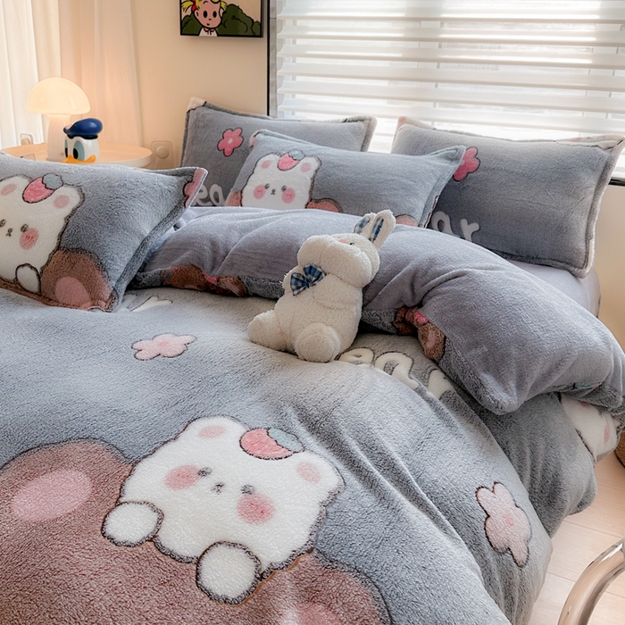 91家纺网 家纺一手货源 找家纺 美莱 2023爆款雪花绒四件套法莱绒牛奶绒被套量大价格优惠 啵啵熊