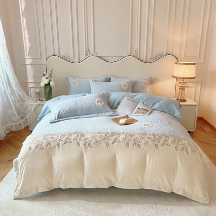 91家纺网 家纺一手货源 找家纺 （总）宅家居 2024新款法式风拼接全消光A类牛奶绒四件套-幸福玫瑰