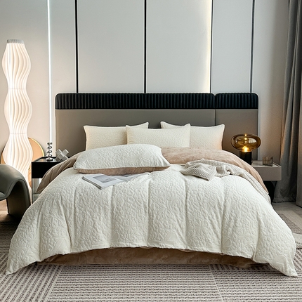 91家纺网 家纺一手货源 找家纺 （总）铠畅家纺 2023爆款A类230g立体雕花牛奶绒四件套