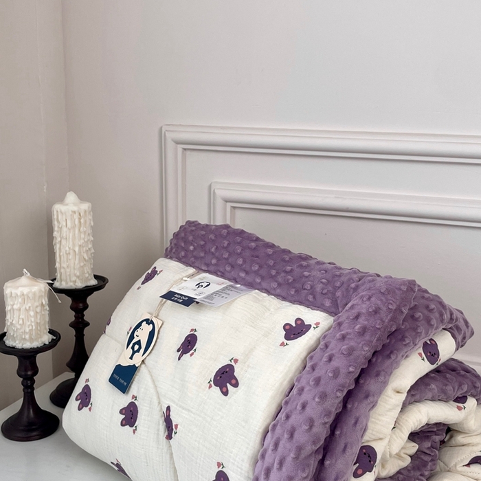 91家纺网 家纺一手货源 找家纺 源启生活 2023新款全棉皱皱纱手包边豆豆被 紫小兔