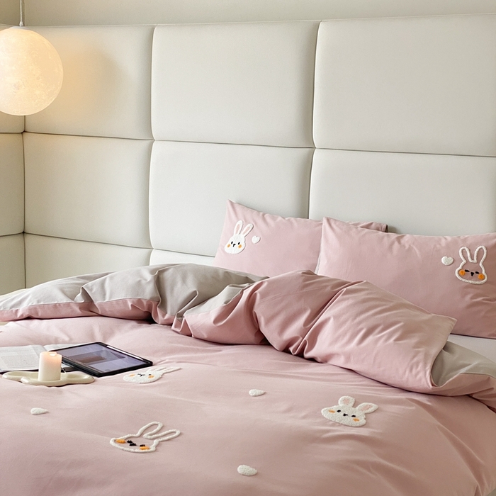 91家纺网 家纺一手货源 找家纺 时光里 2023INS风软萌可爱60s加厚磨毛刺绣款全棉四件套 可爱兔